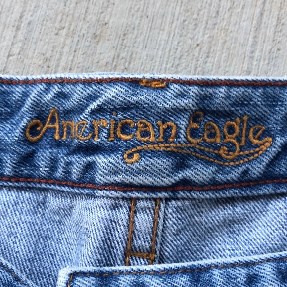 American Eagle Jean Shorts Fray/ Distressed - Picture 6 of 6